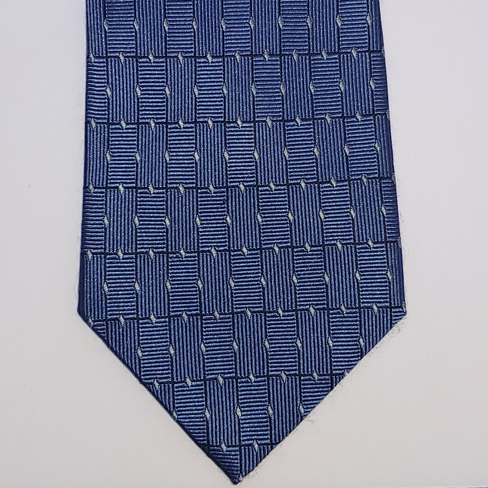 Edwards signature Blue neck tie.